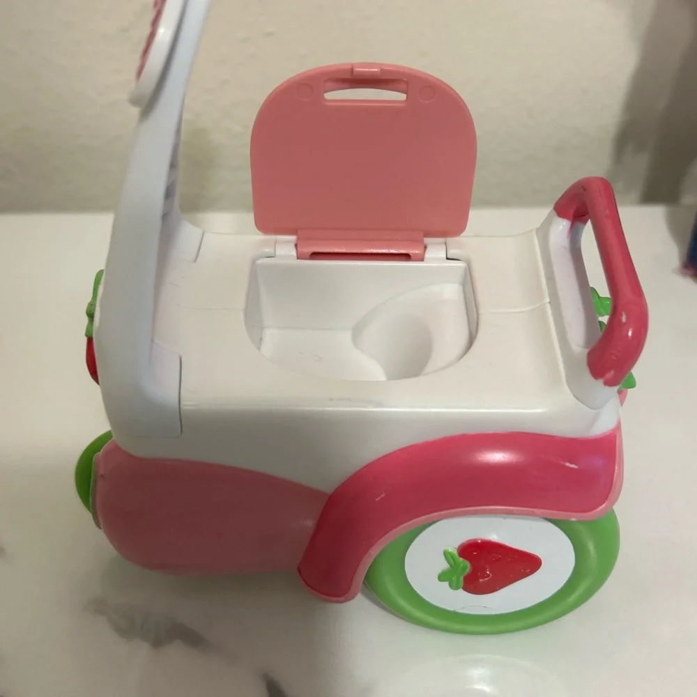 2008‎ Strawberry Shortcake Doll and Scooter by Playmates